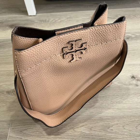 Tory Burch MCGRAW BUCKET BAG - Picture 1 of 4